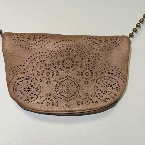 T-Shirt & Jeans Tan Laser Cut Crossbody Bag geometric ball chain strap purse - Picture 3 of 16